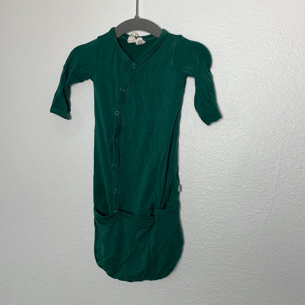 Kyte newborn gown in emerald